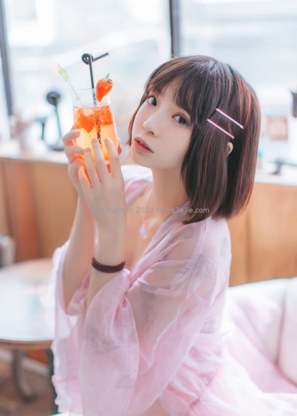 疯猫ss - 粉红日常 [19P/184MB]