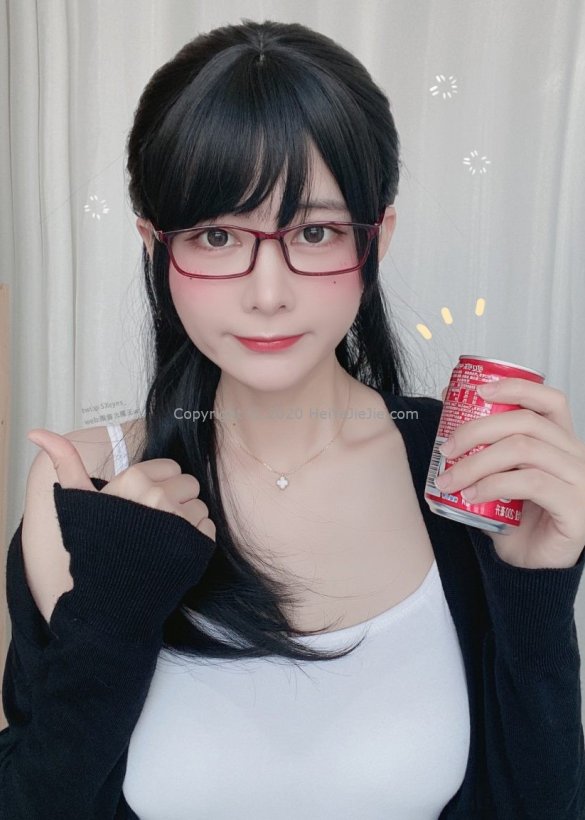 眼酱大魔王 - 想喝可乐的OL [30P/109MB]