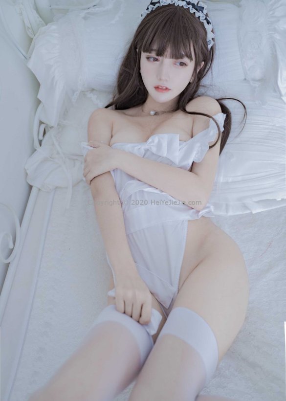 [免费下载] 过期米线线喵 - 连体围裙 [32P/7.4MB]