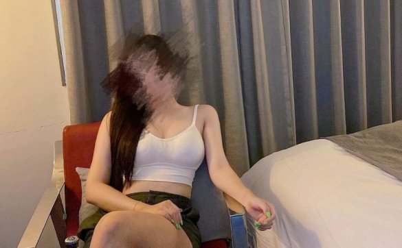 宝藏博主[小蜜桃]白皙性感蜂腰蜜桃臀身材一级棒完美炮架极品反差女神[18V452M