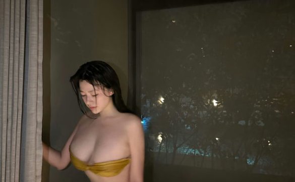 奶宝妹纸-深夜游泳池[24P+10V／176MB]