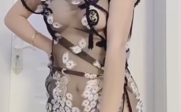 穿云雪–穿云音闺蜜，近期高价定制私拍福利[17v165.65MB]