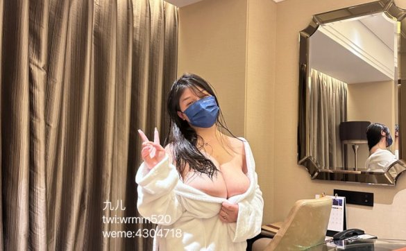 超巨乳坦克 九儿- 绝版合集 [NPNV70G]