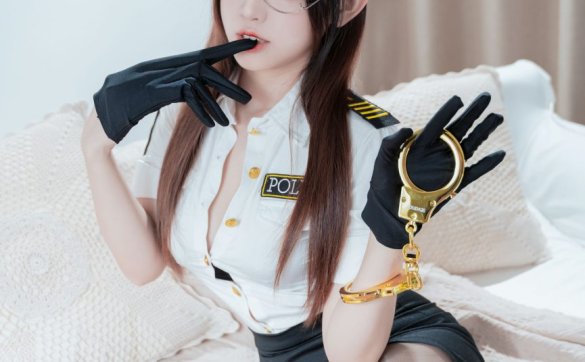 miko酱ww - 缠绕女警[45P1V477M]