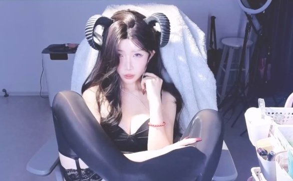 秋水爱发电20240229魅魔姐姐の深夜袭击[1V118MB]